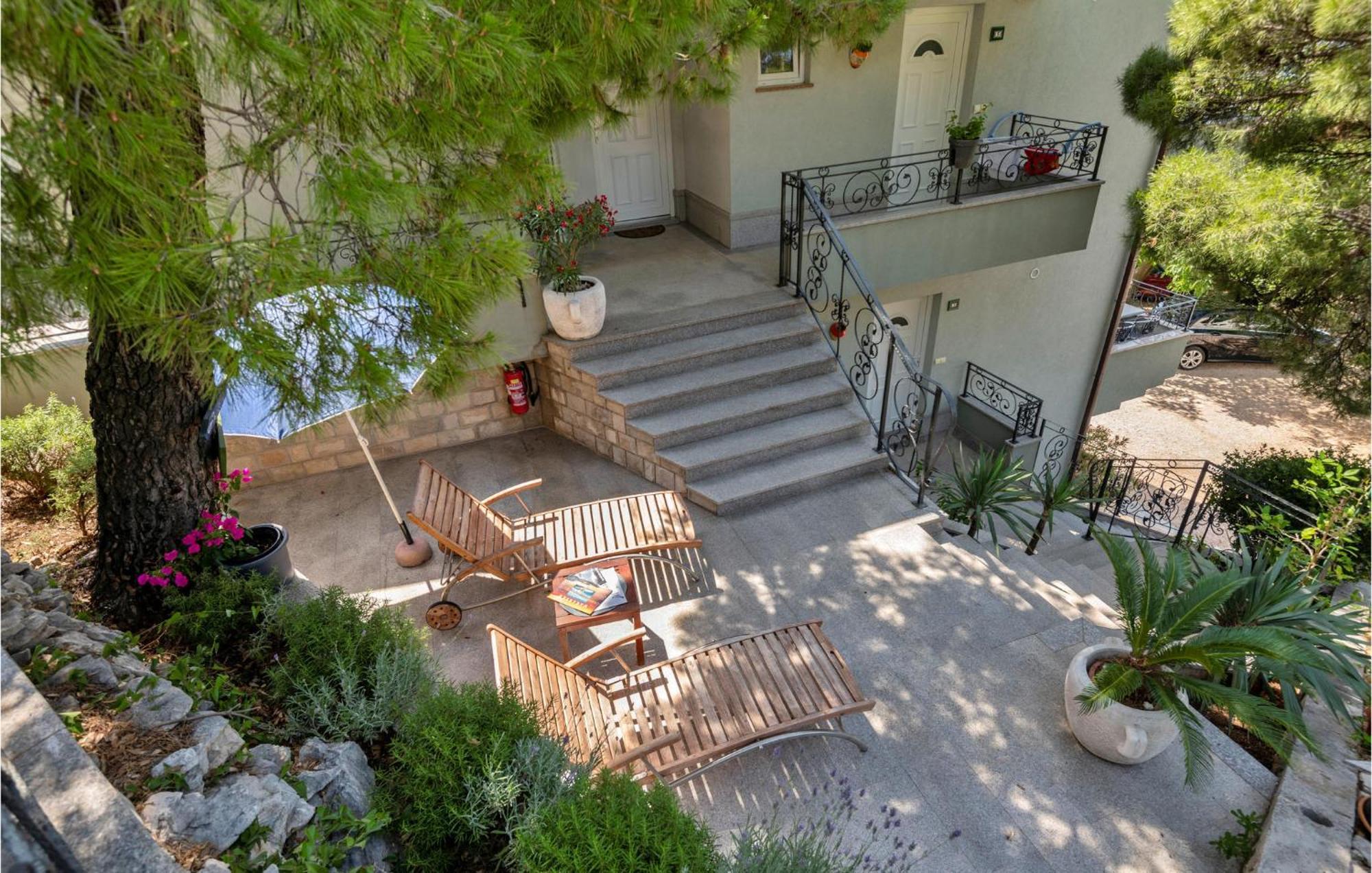 1 Bedroom Stunning Apartment In Makarska Ngoại thất bức ảnh