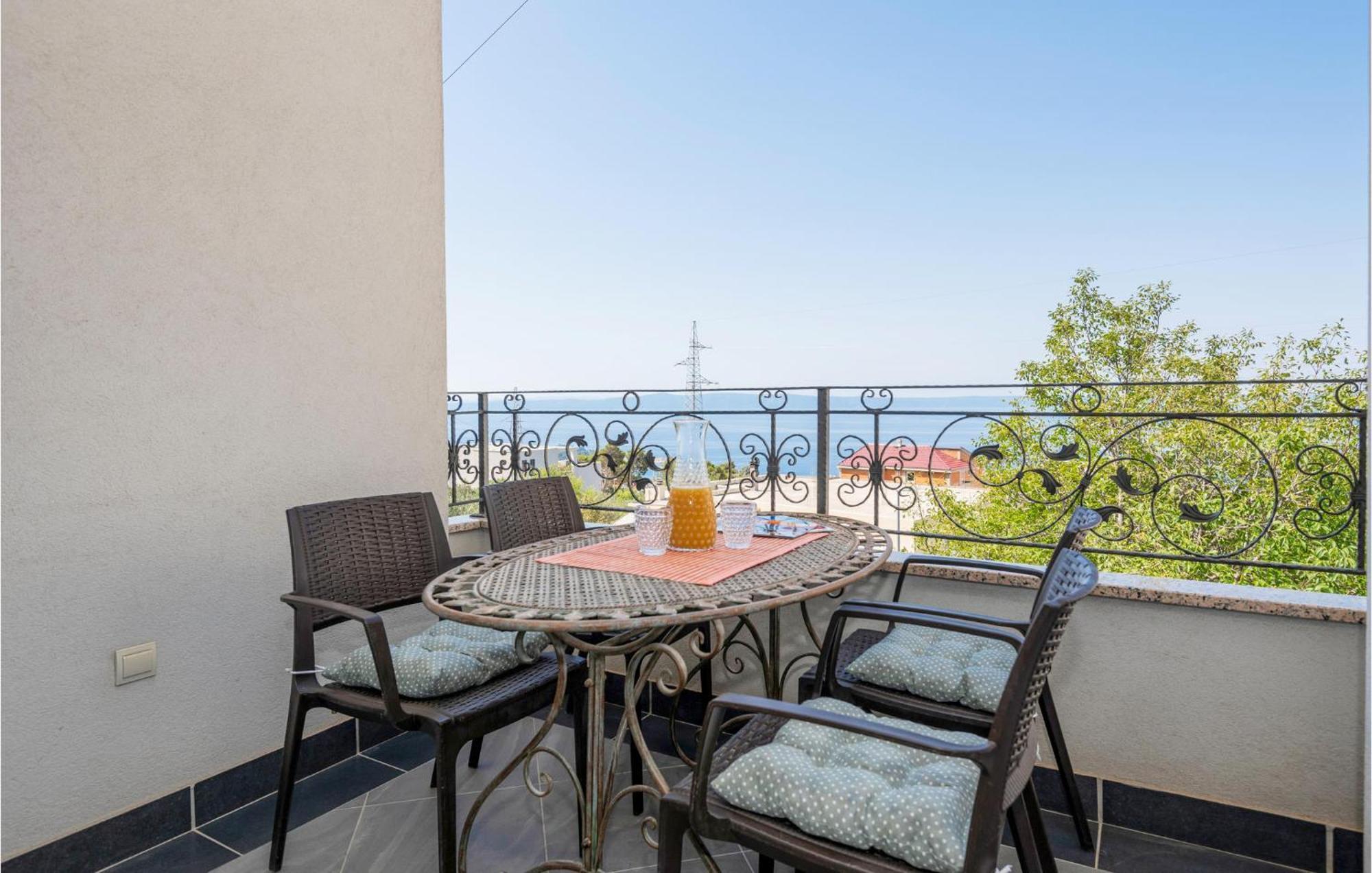 1 Bedroom Stunning Apartment In Makarska Ngoại thất bức ảnh