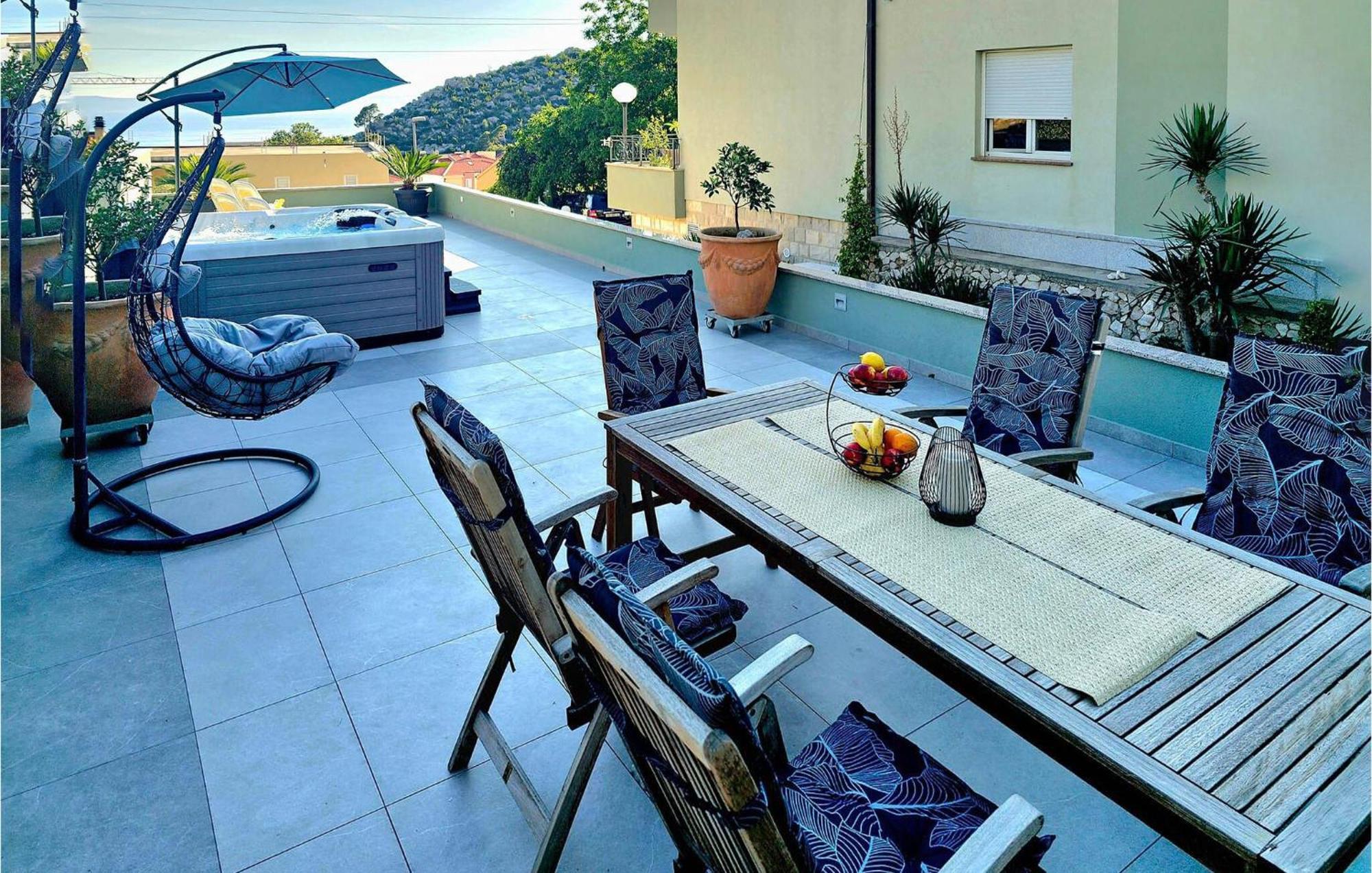 1 Bedroom Stunning Apartment In Makarska Ngoại thất bức ảnh